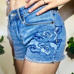 🔥 Floral design Jean Shorts